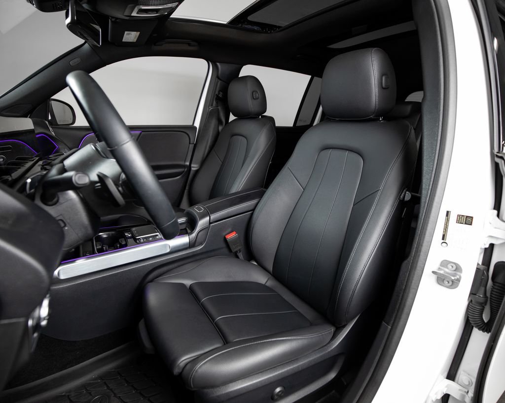 Certified Used 2023 White Mercedes-Benz GLB 250 image 5