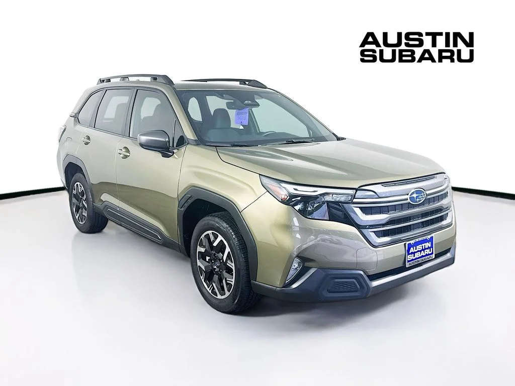 2025 Subaru Forester Premium's photo