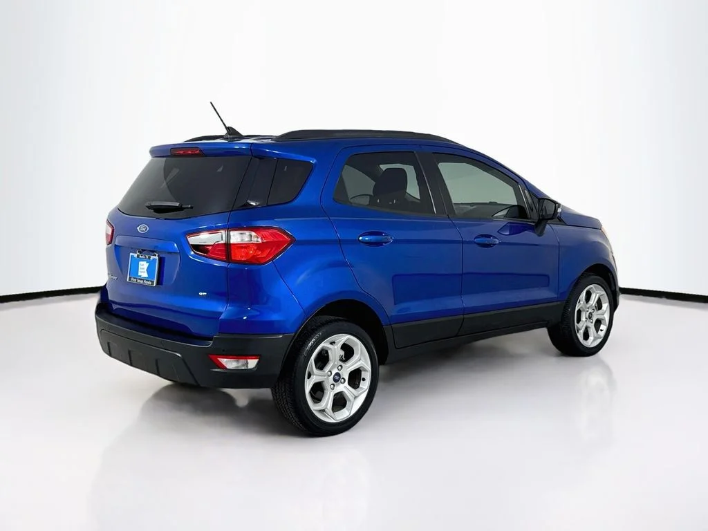 Used 2021 Lightning Blue Metallic Ford SE image 7