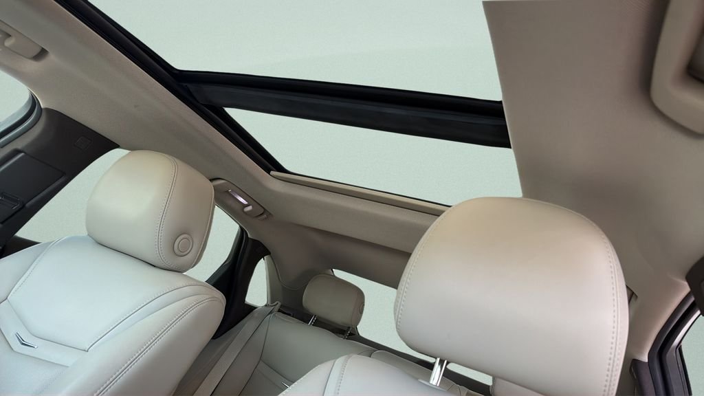 Used 2014 Red Cadillac Luxury image 17