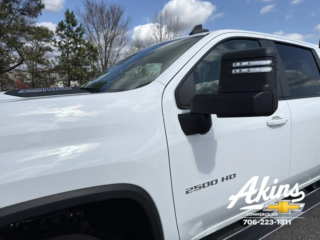 New 2025 Summit White Chevrolet LT image 11