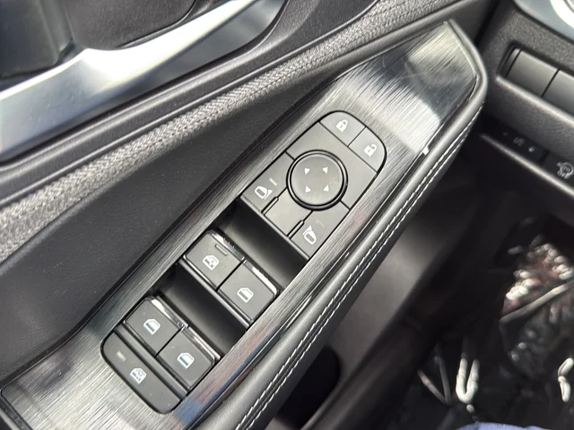 Used 2023 Silver Nissan SV image 32