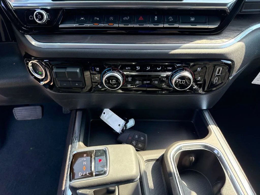 2026 GMC Sierra 1500 SLT - Photo 39