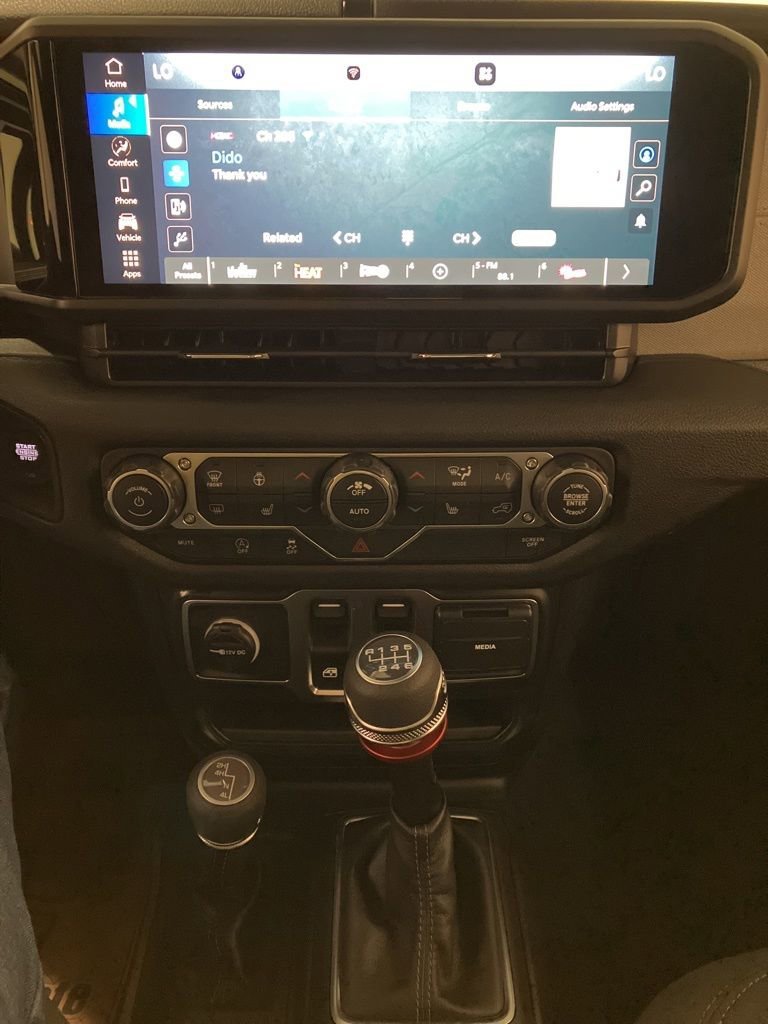 New 2026 Joose Exterior Paint Jeep Sport S image 5