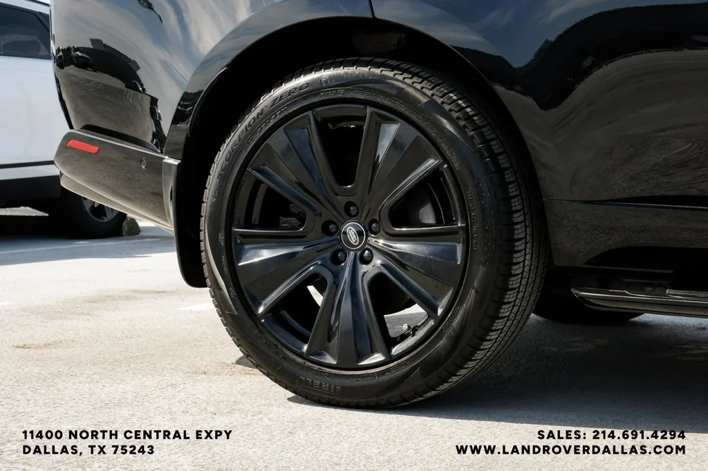 Used 2023 Black Land Rover SE image 61