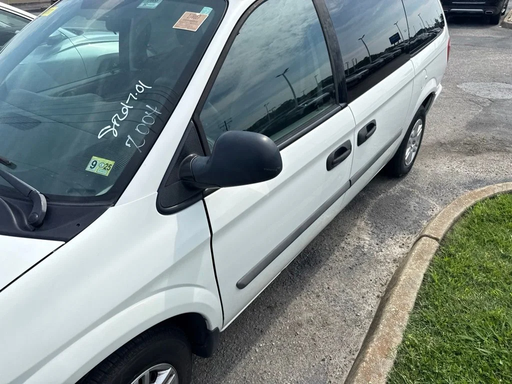 Used 2007 White Dodge SE image 11