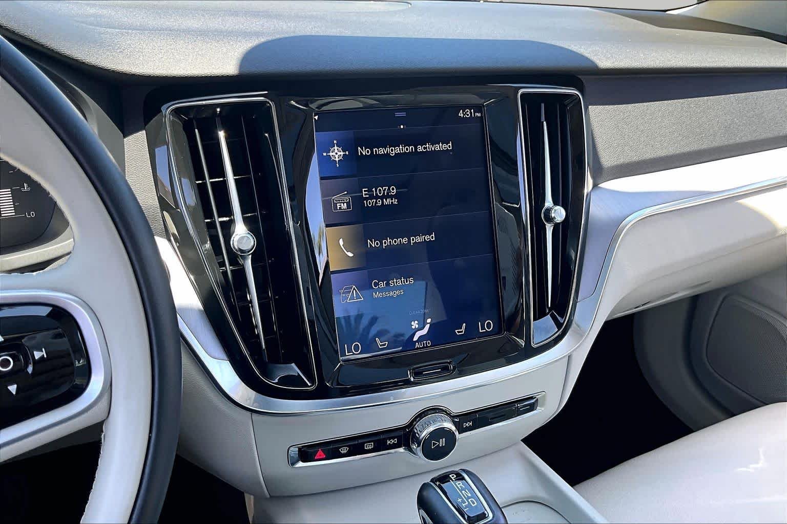 Pre-Owned 2019 Volvo S60 Momentum