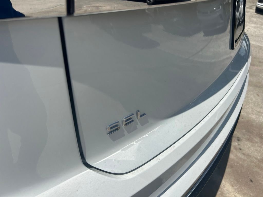 New 2026 White/off-white Volkswagen 2.0T SEL Premium R-Line image 30