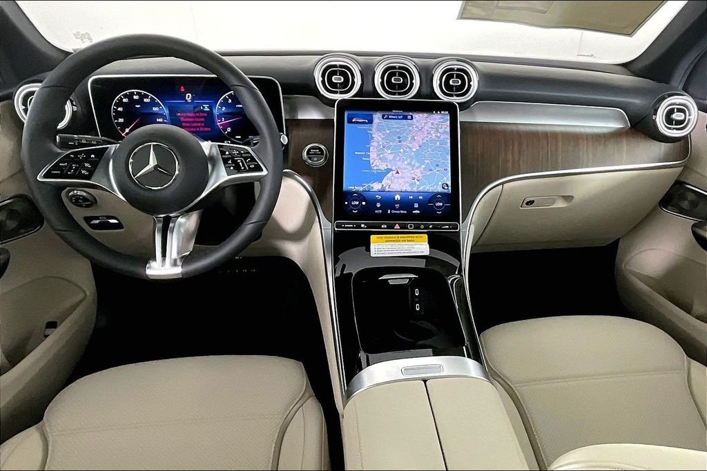 New 2026 MANUFAKTUR Patagonia Red Metallic Mercedes-Benz GLC 300 image 5