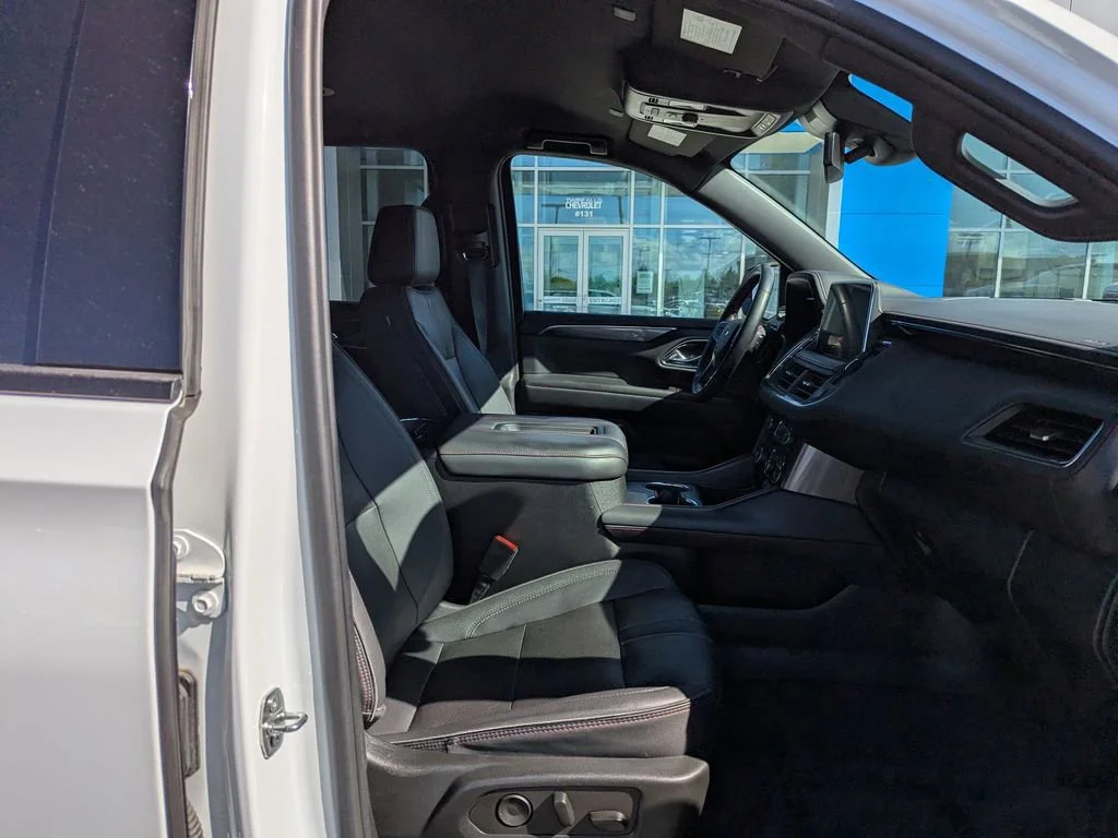 2023 Chevrolet Suburban RST - Photo 44