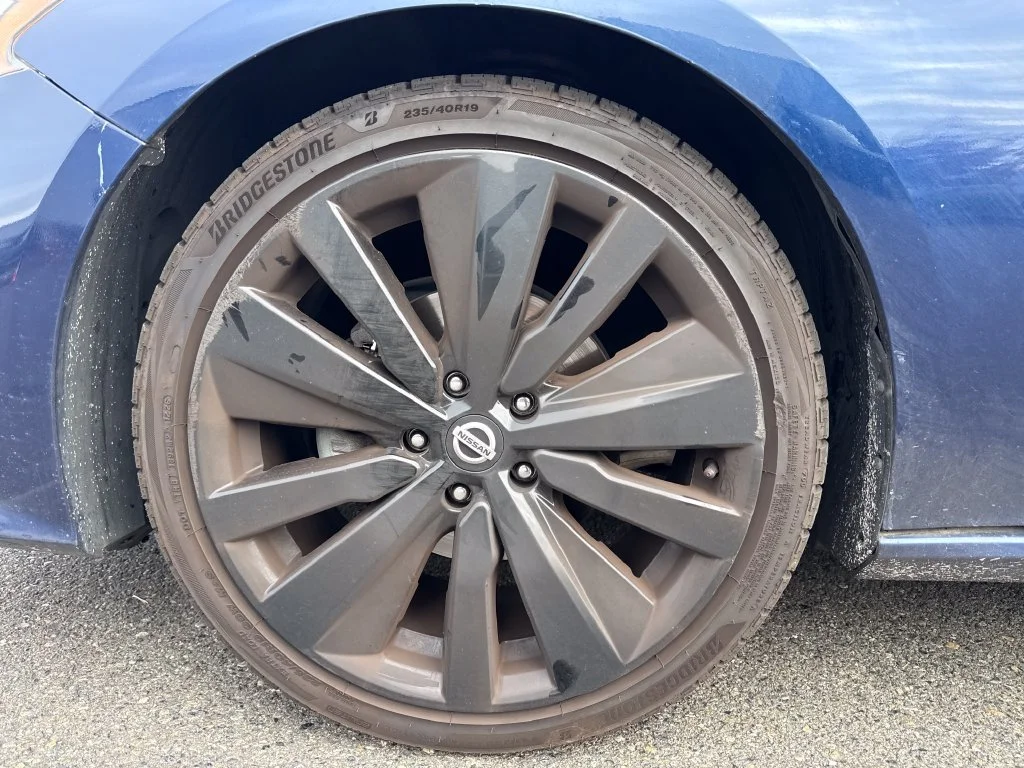 Used 2020 Blue Nissan 2.5 SR image 12