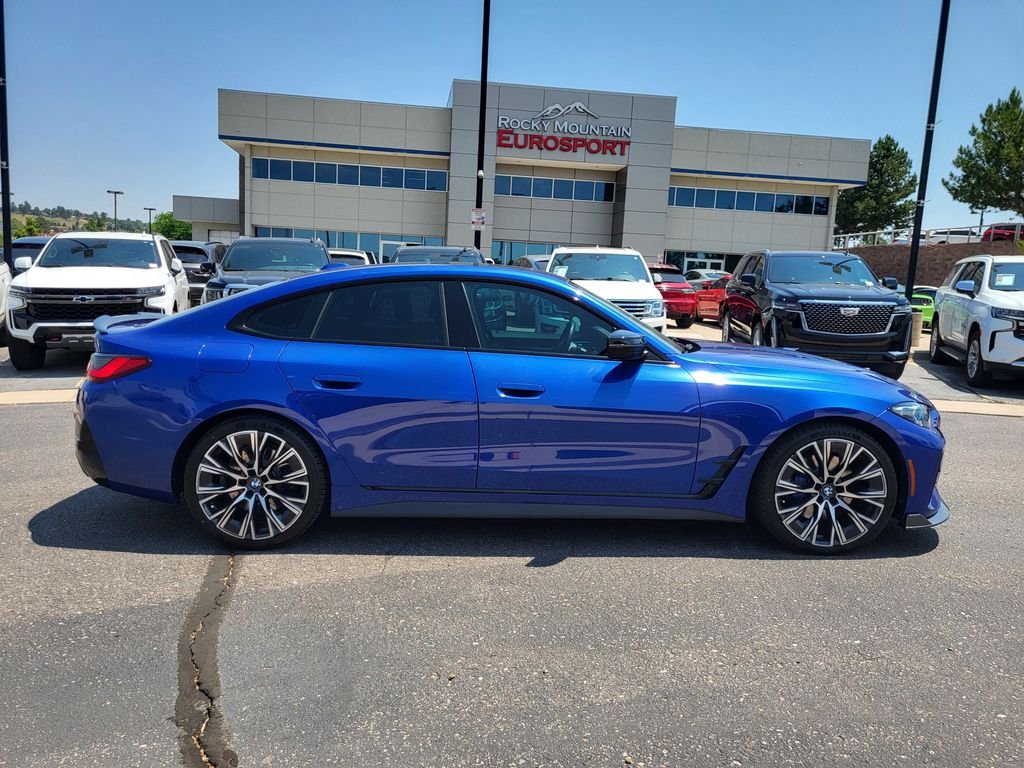 Used 2022 Blue BMW M440i xDrive image 3