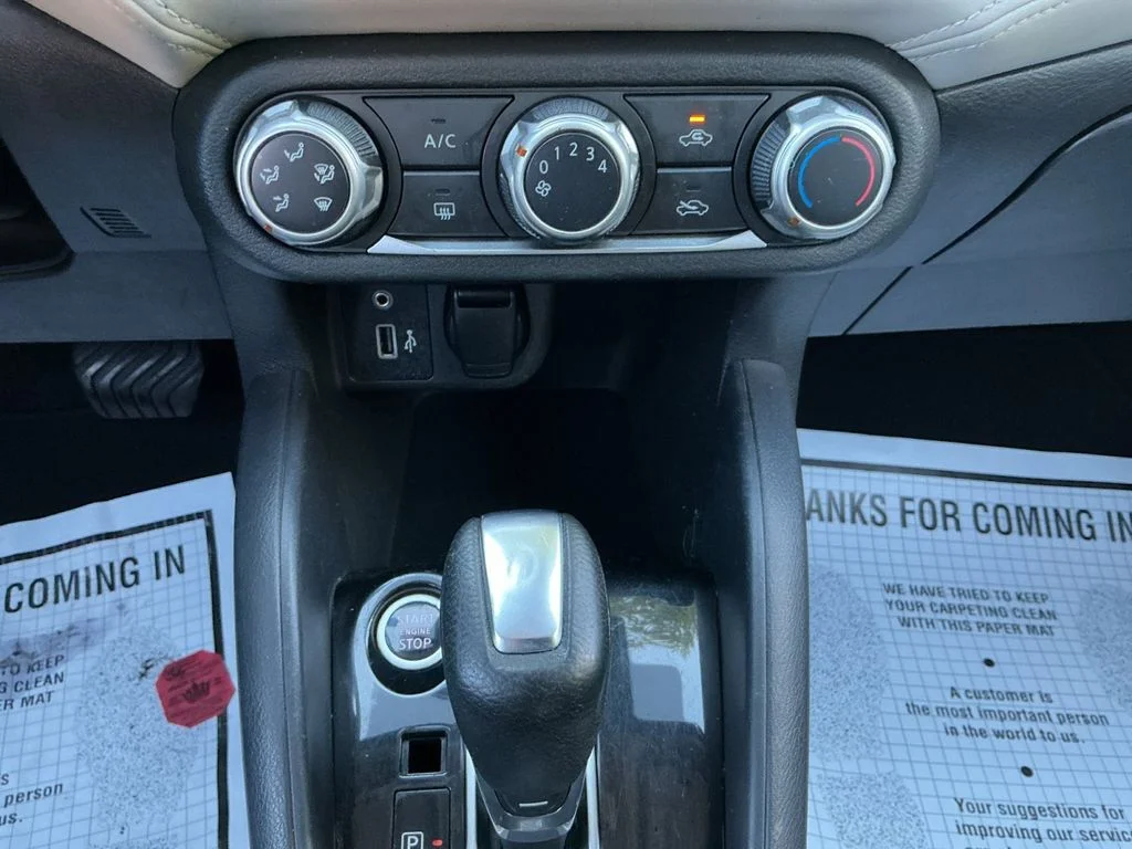 Used 2020 Silver Nissan 1.6 SV image 13