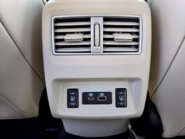Used 2023 White Nissan Platinum image 15