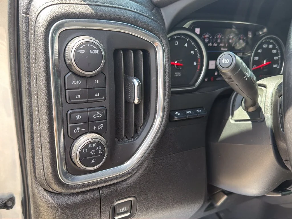 Used 2022 SILVER ICE METALLIC Chevrolet High Country image 20