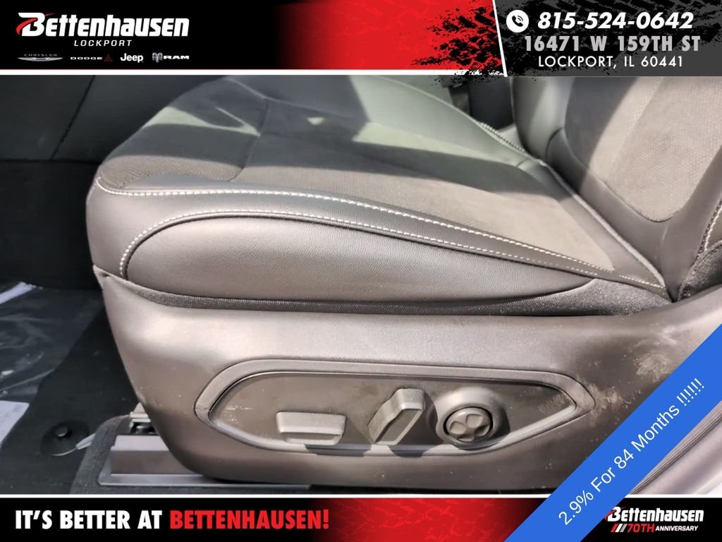 New 2026 Silver Zynith Exterior Paint Jeep Laredo Altitude image 16