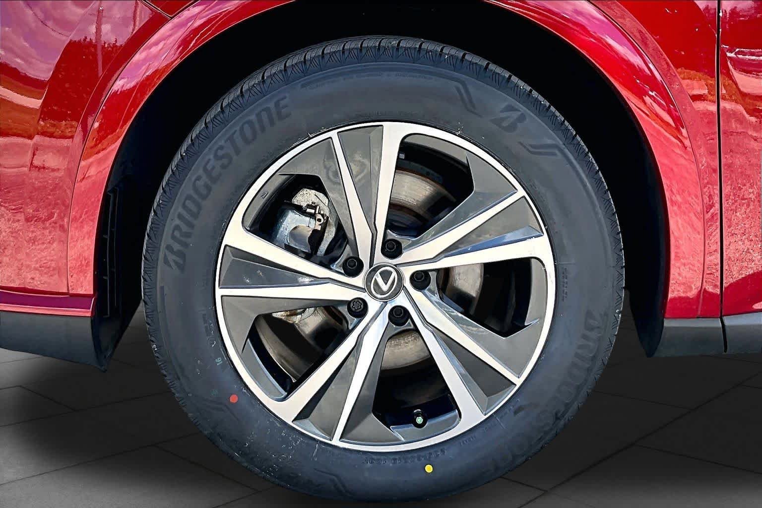 Used 2025 Matador Red Mica Lexus  image 11