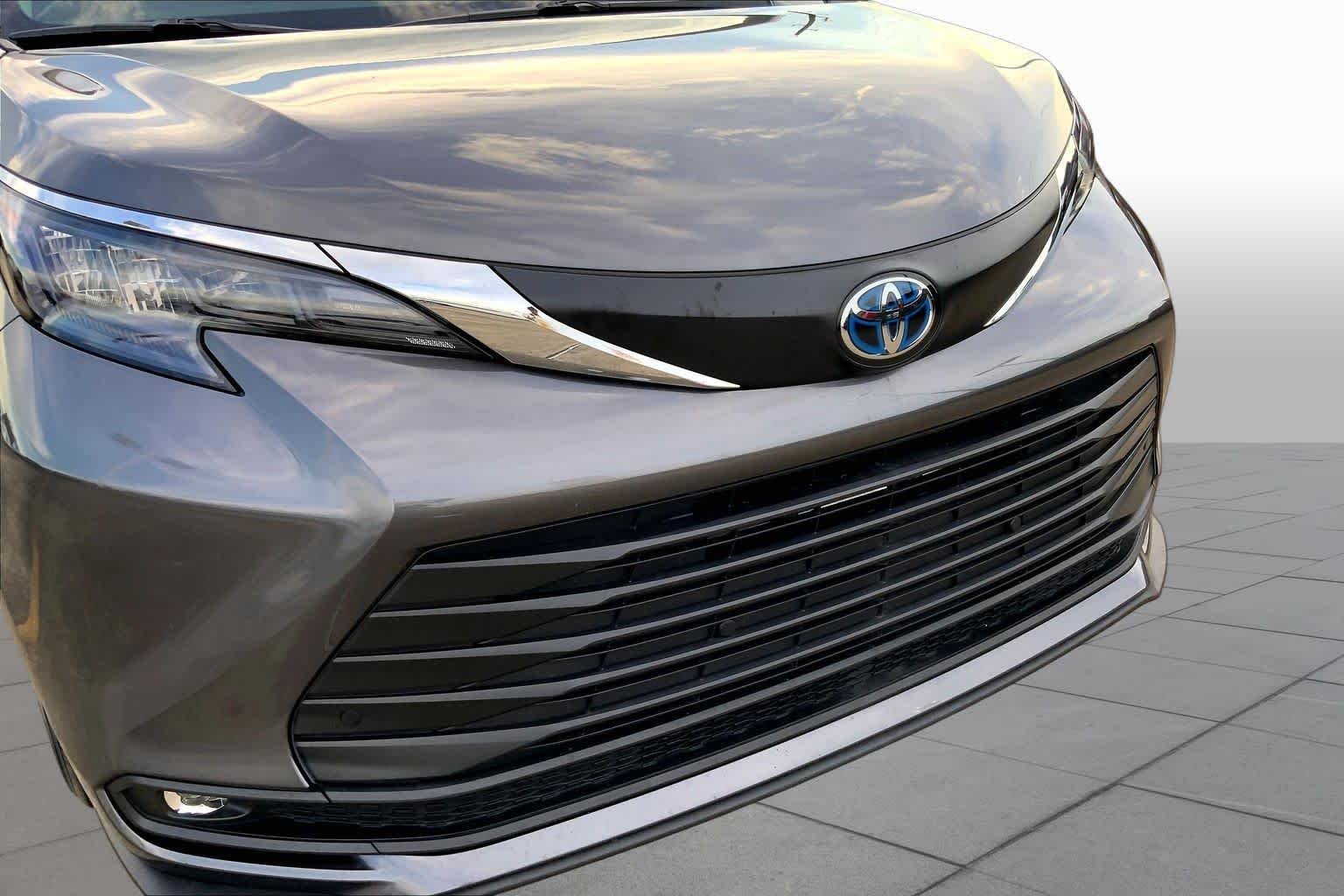 Certified Used 2025 Magnetic Gray Metallic Toyota XLE image 29