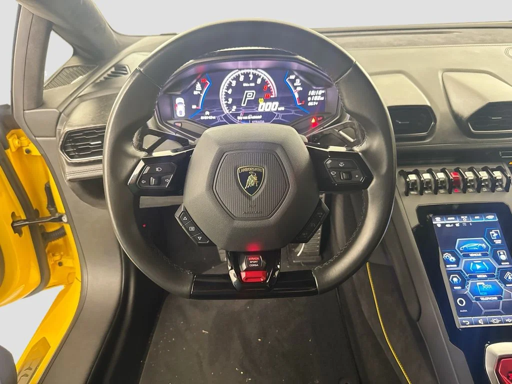 Used 2020 Giallo Inti Pearl Lamborghini  image 23
