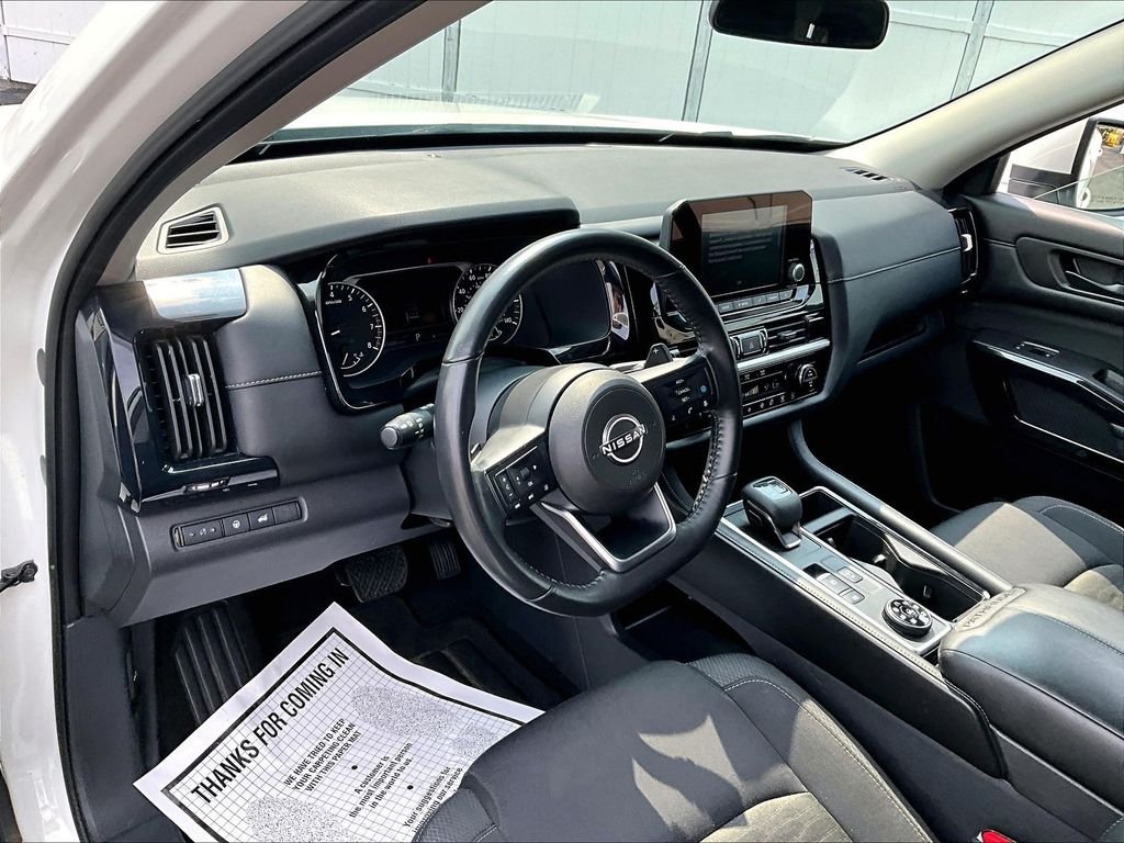 Used 2025 Glacier White Nissan SV image 8