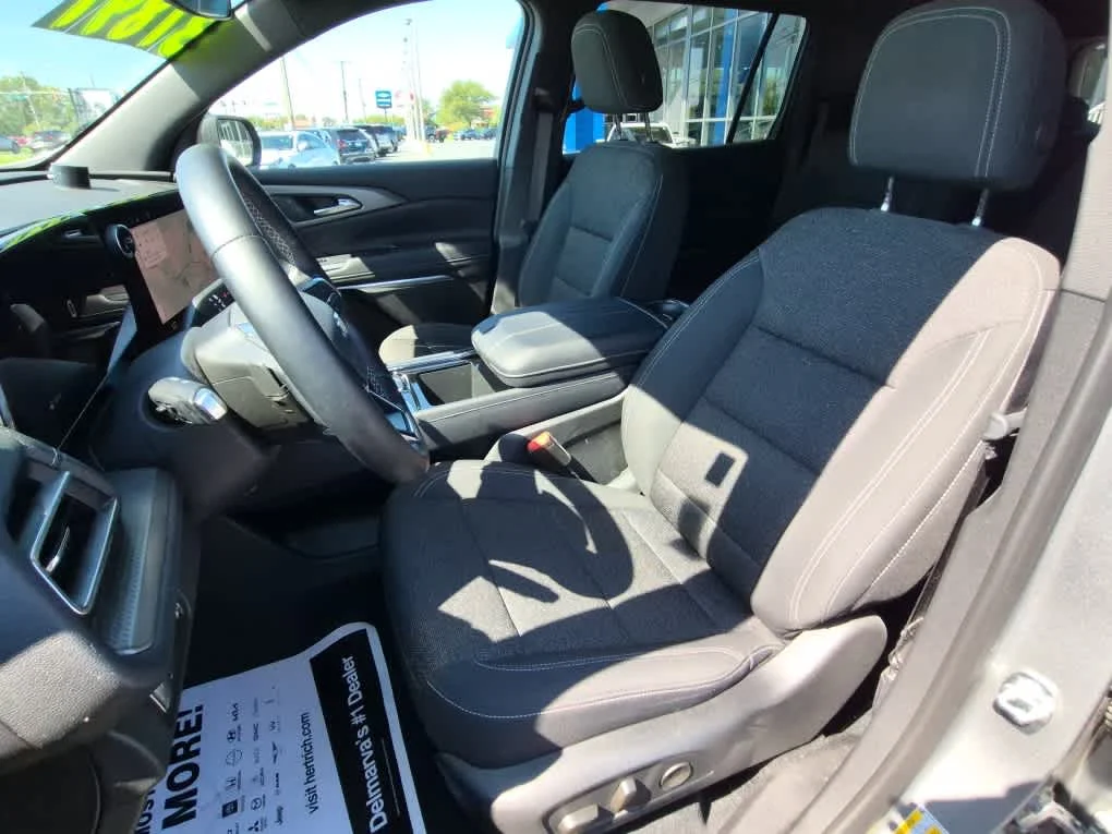 Certified Used 2025 Sterling Gray Metallic Chevrolet FWD LT image 12