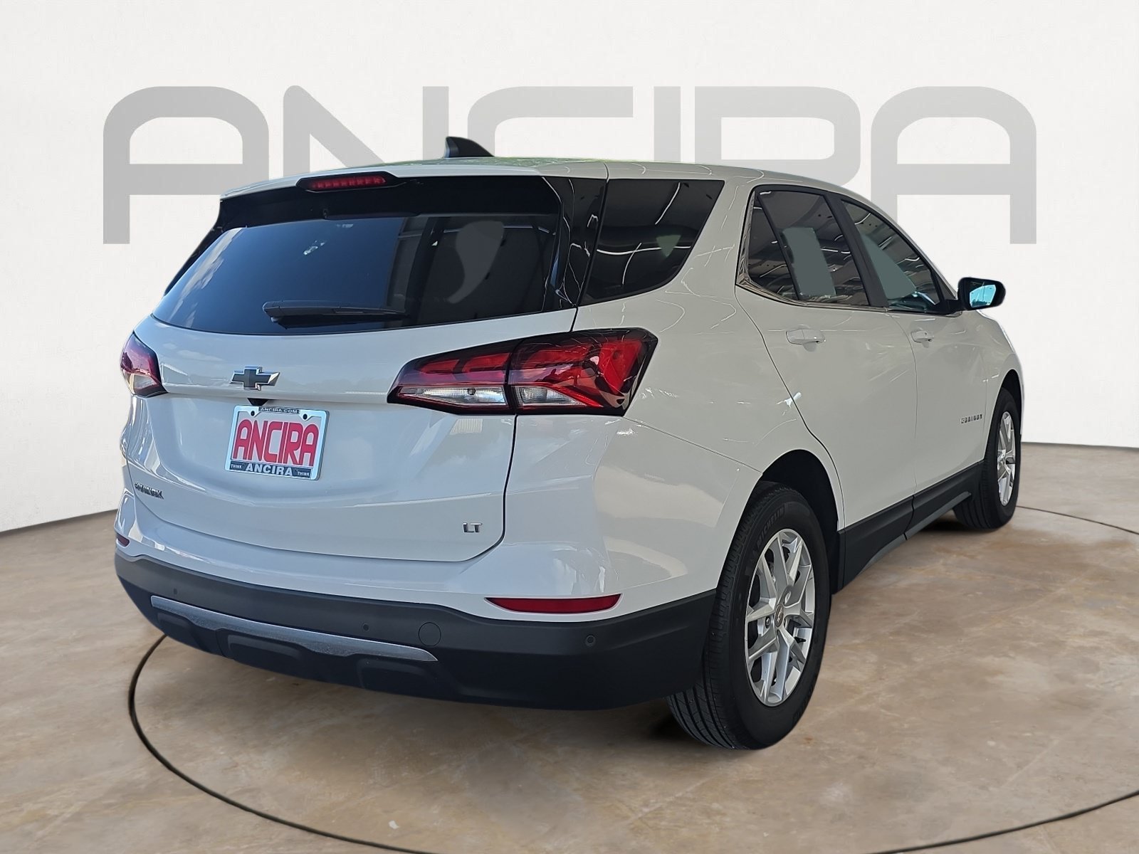 Used 2024 Summit White Chevrolet LT image 8