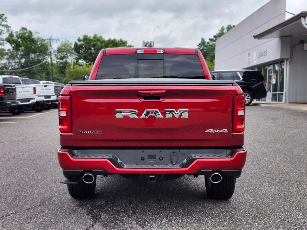 New 2026 Molten Red Pearl-Coat Exterior Paint RAM Big Horn/Lone Star image 4