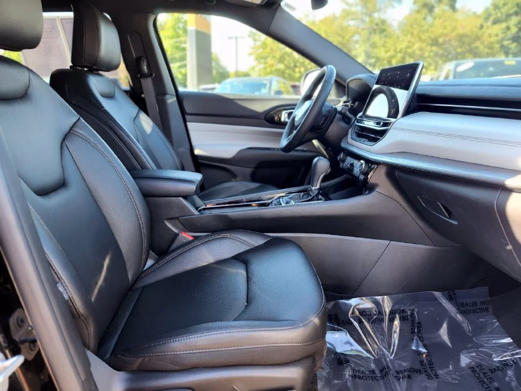 Used 2024 Black Jeep Limited image 11