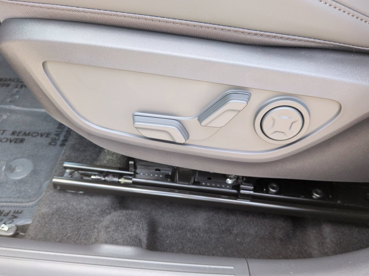 New 2027 Snow White Pearl Kia X-Line S image 21