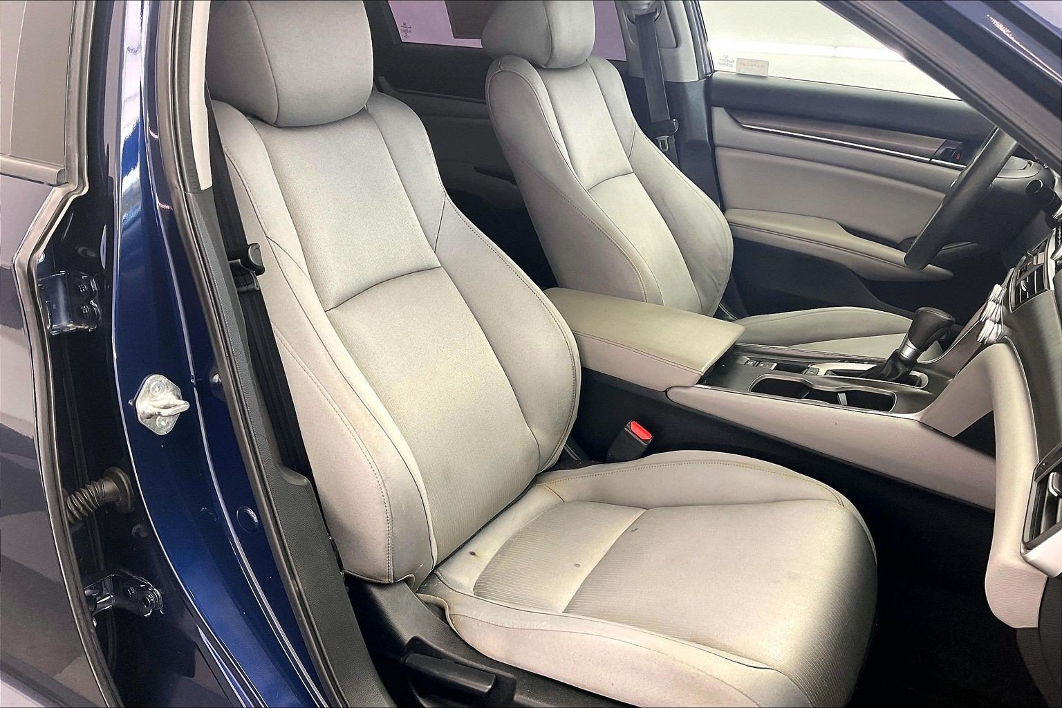 Used 2019 Blue Honda LX image 6