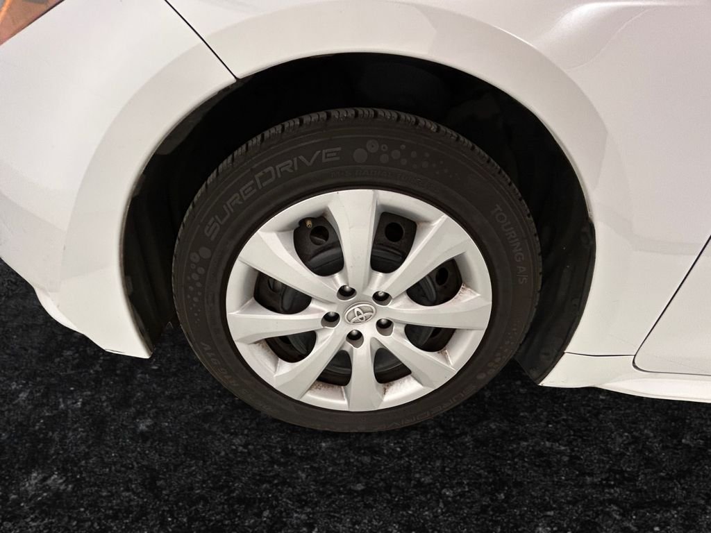 Used 2023 White Toyota LE image 27