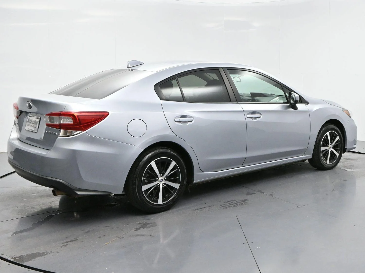 Used 2019 Ice Silver Metallic Subaru Premium image 7