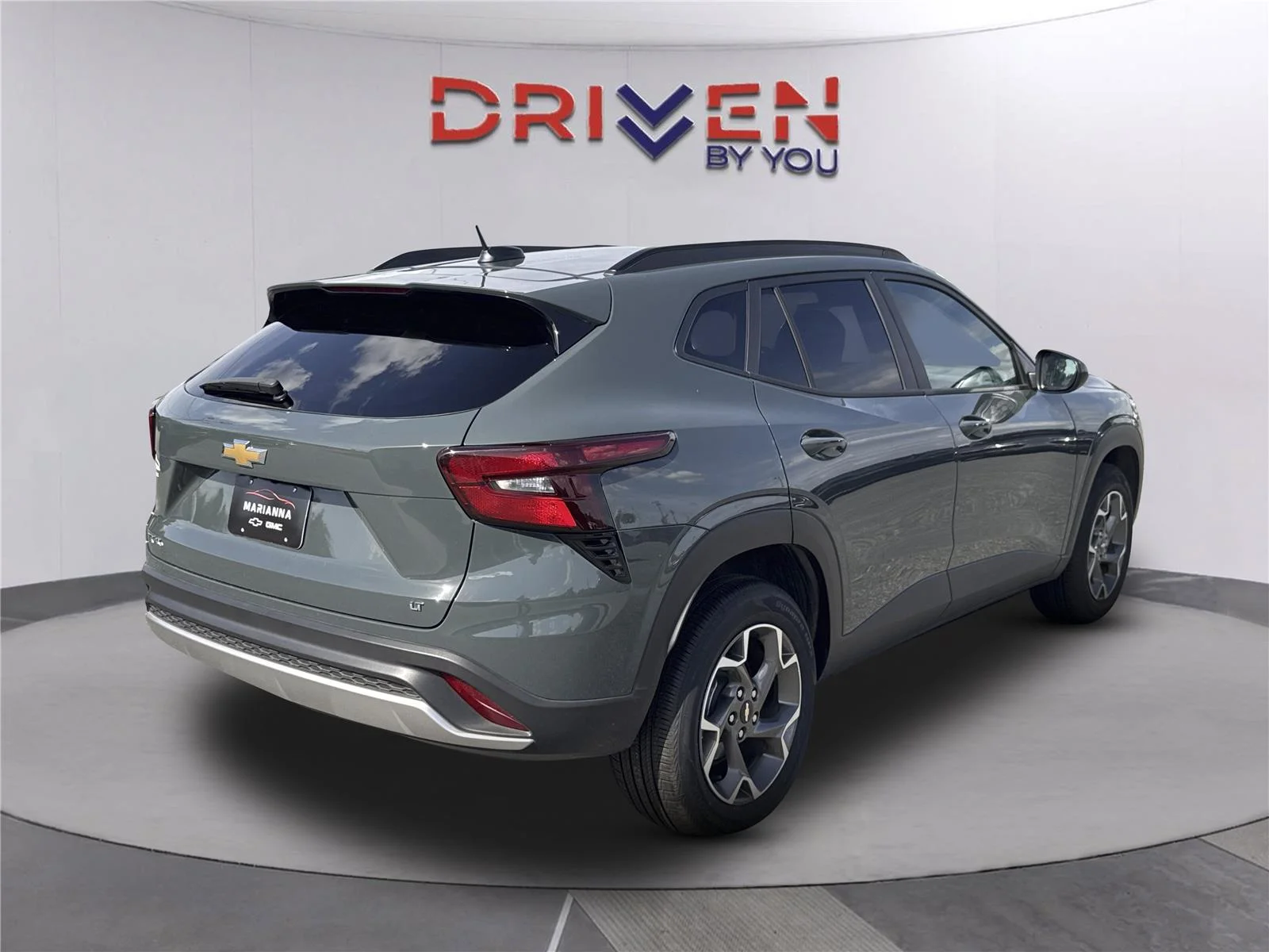 Used 2025 Cypress Gray Chevrolet LT image 4