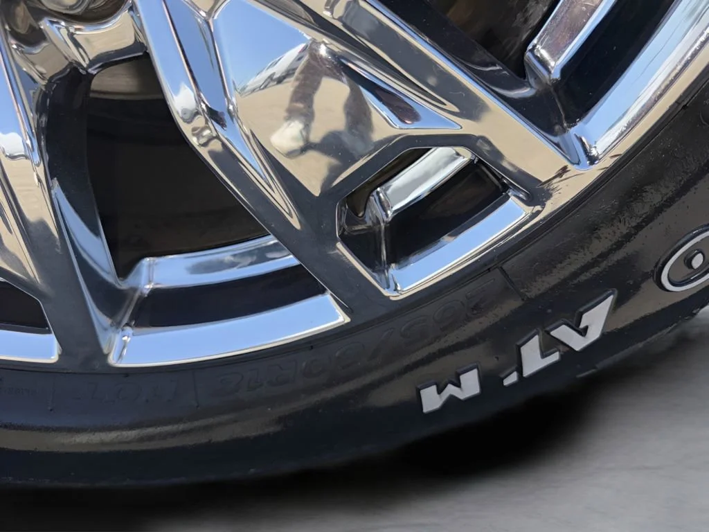 Used 2019  Ford XL image 30