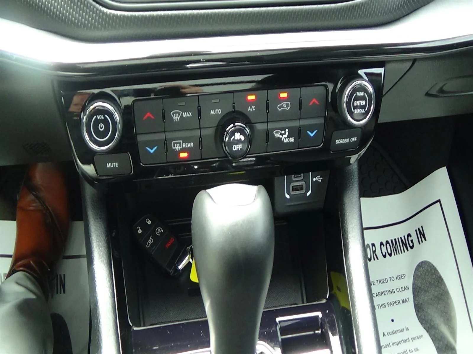 Certified Used 2024 Red Hot Pearl Coat (pr6) Jeep Trailhawk image 32