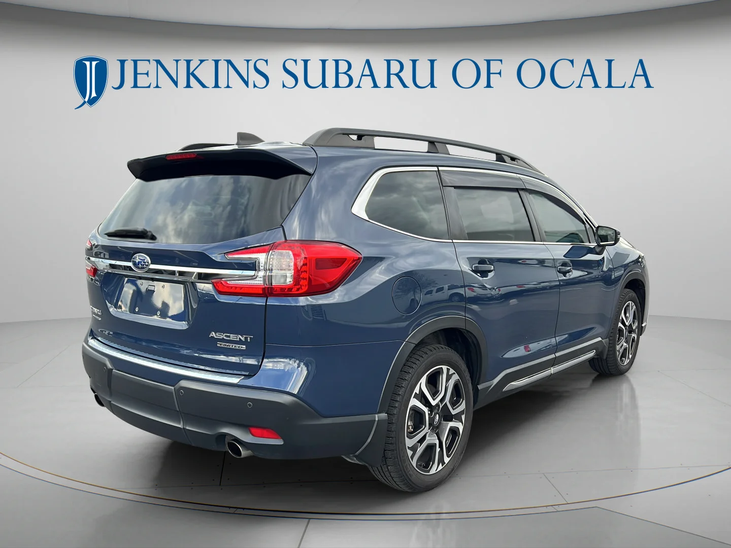 Used 2023 Cosmic Blue Pearl Subaru Limited image 3