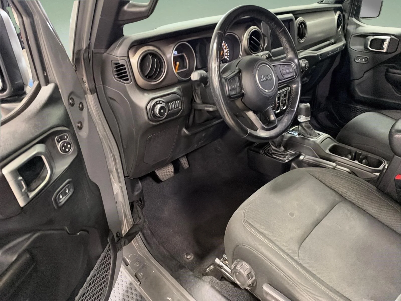 Used 2020 Sting-Gray Clearcoat Jeep Sport S image 23