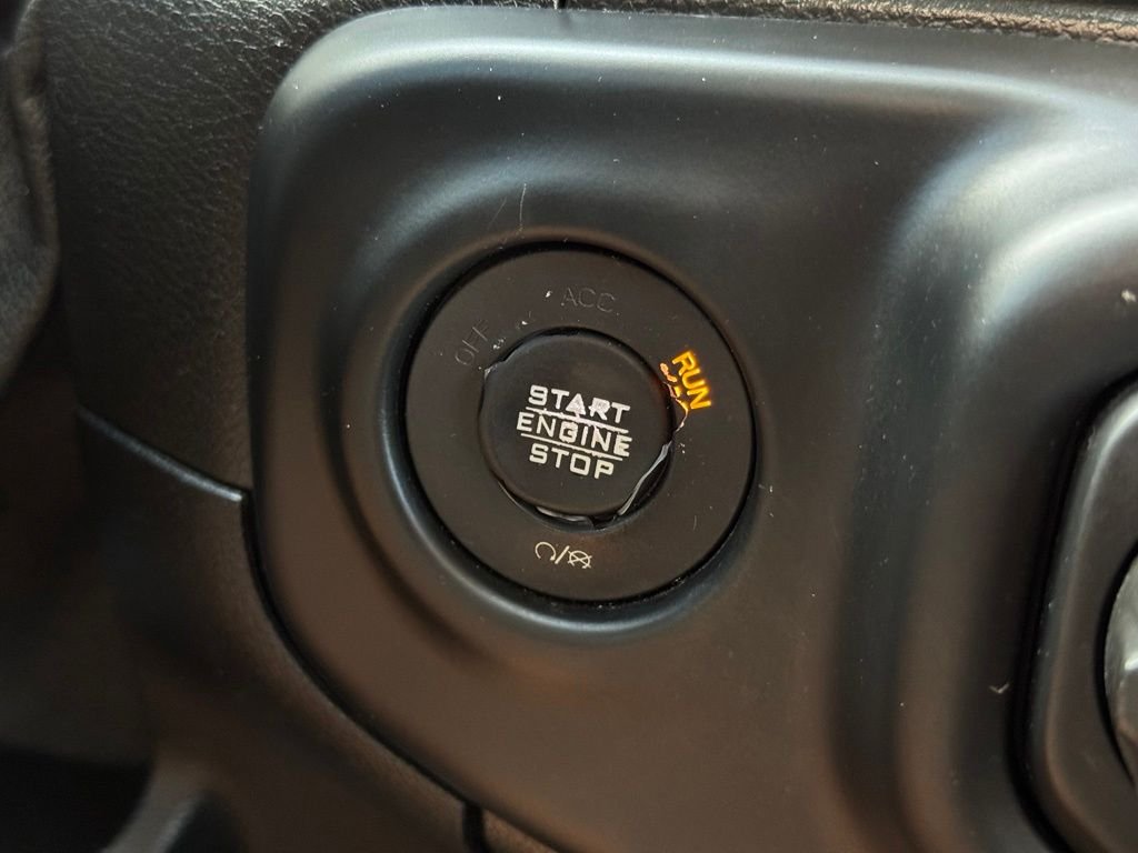 Used 2020 Black Jeep Sport image 36