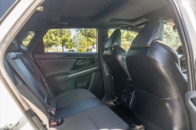 Certified Used 2023 WIND CHILL PEARL* Toyota  image 18