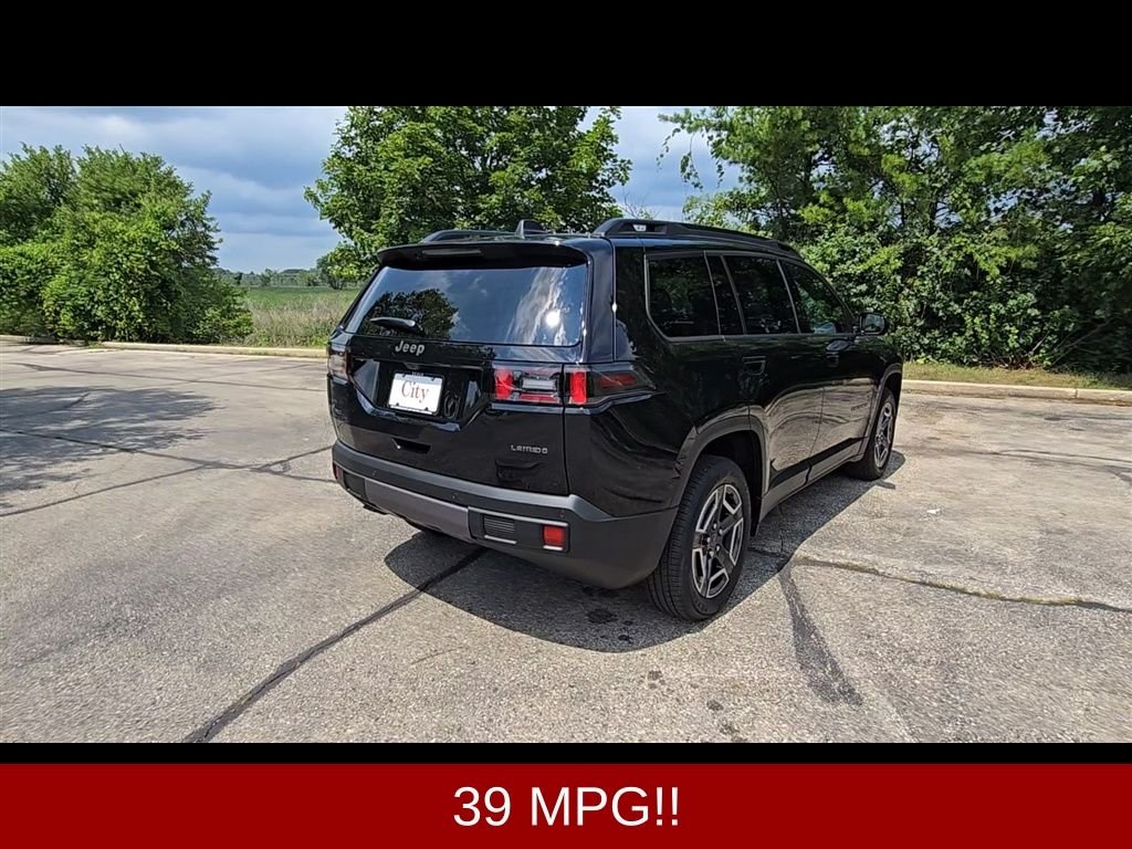 New 2026 Diamond Black Crystal Pearlcoat Jeep Laredo image 7