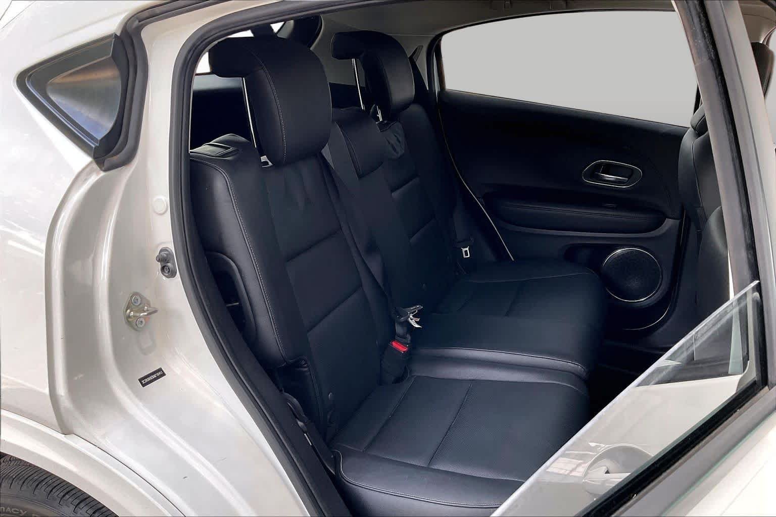 Used 2019 Platinum White Pearl Honda Touring image 20