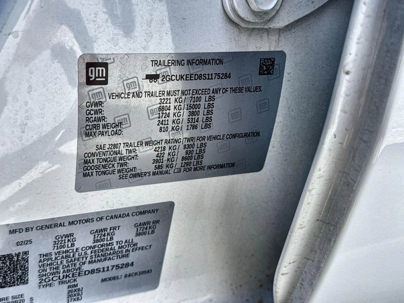 Certified Used 2025 Summit White Chevrolet RST image 33