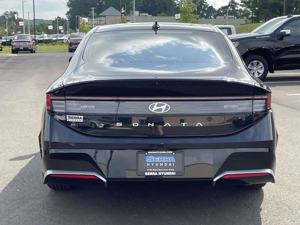 Certified Used 2024 Blue Hyundai SEL image 4