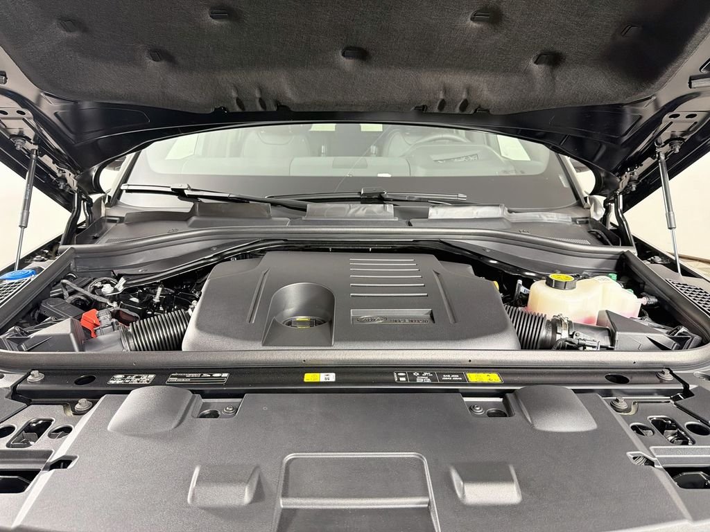 New 2027 Santorini Black Land Rover Dynamic SE P400 image 32