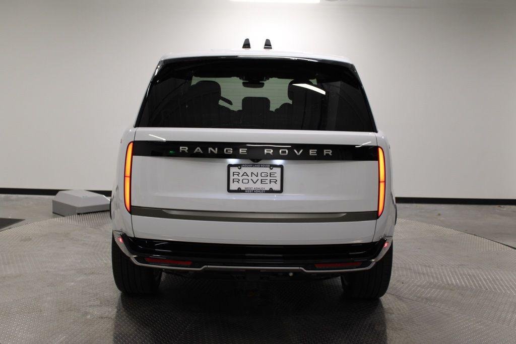 New 2026 Fuji White Land Rover SE image 6