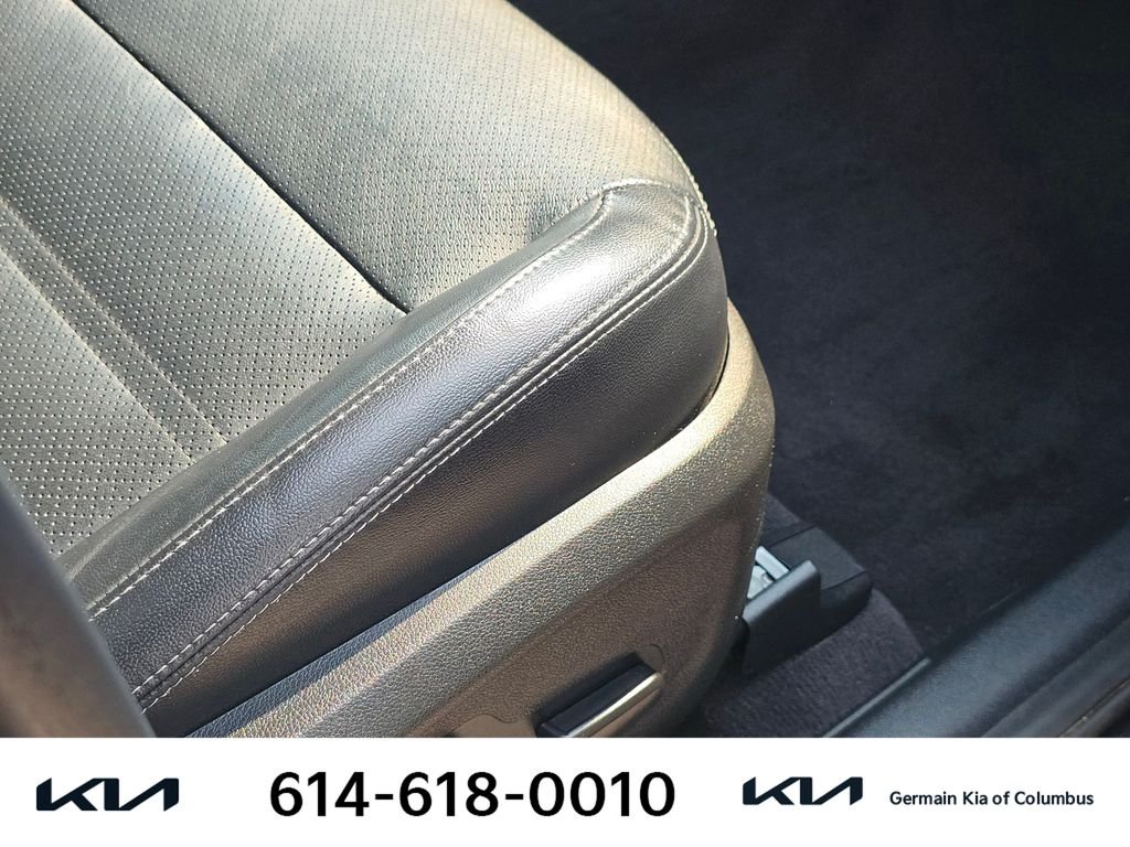 Used 2017 Silver Kia EX image 26