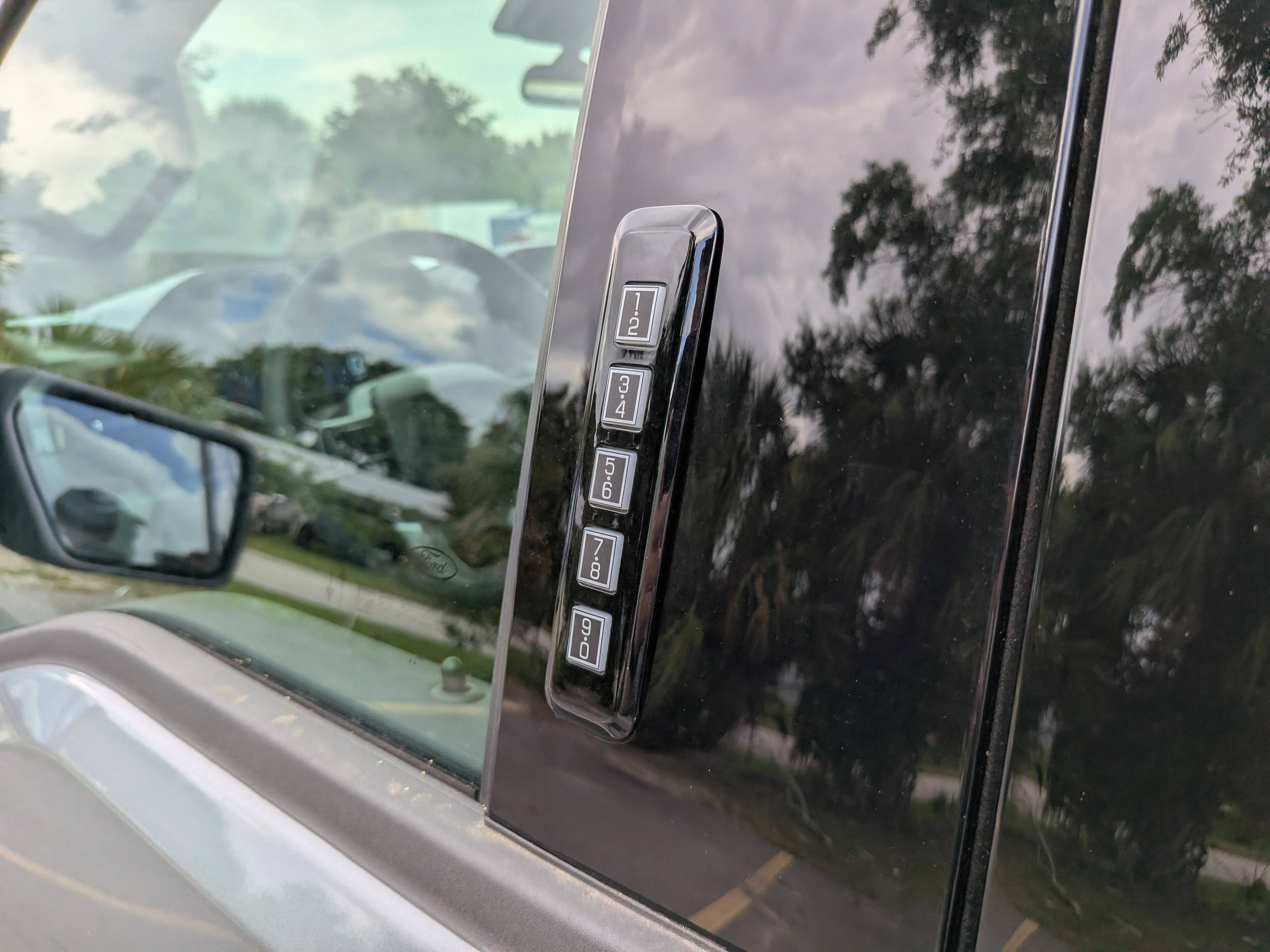 New 2026 Iconic Silver Metallic Ford XLT image 17
