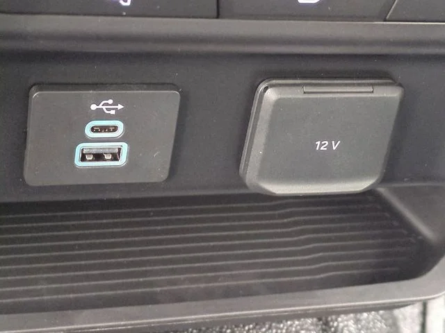New 2026 Oxford White Ford F-250® XLT image 21