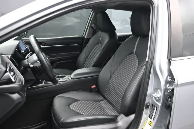 Used 2022 Silver Toyota SE image 5