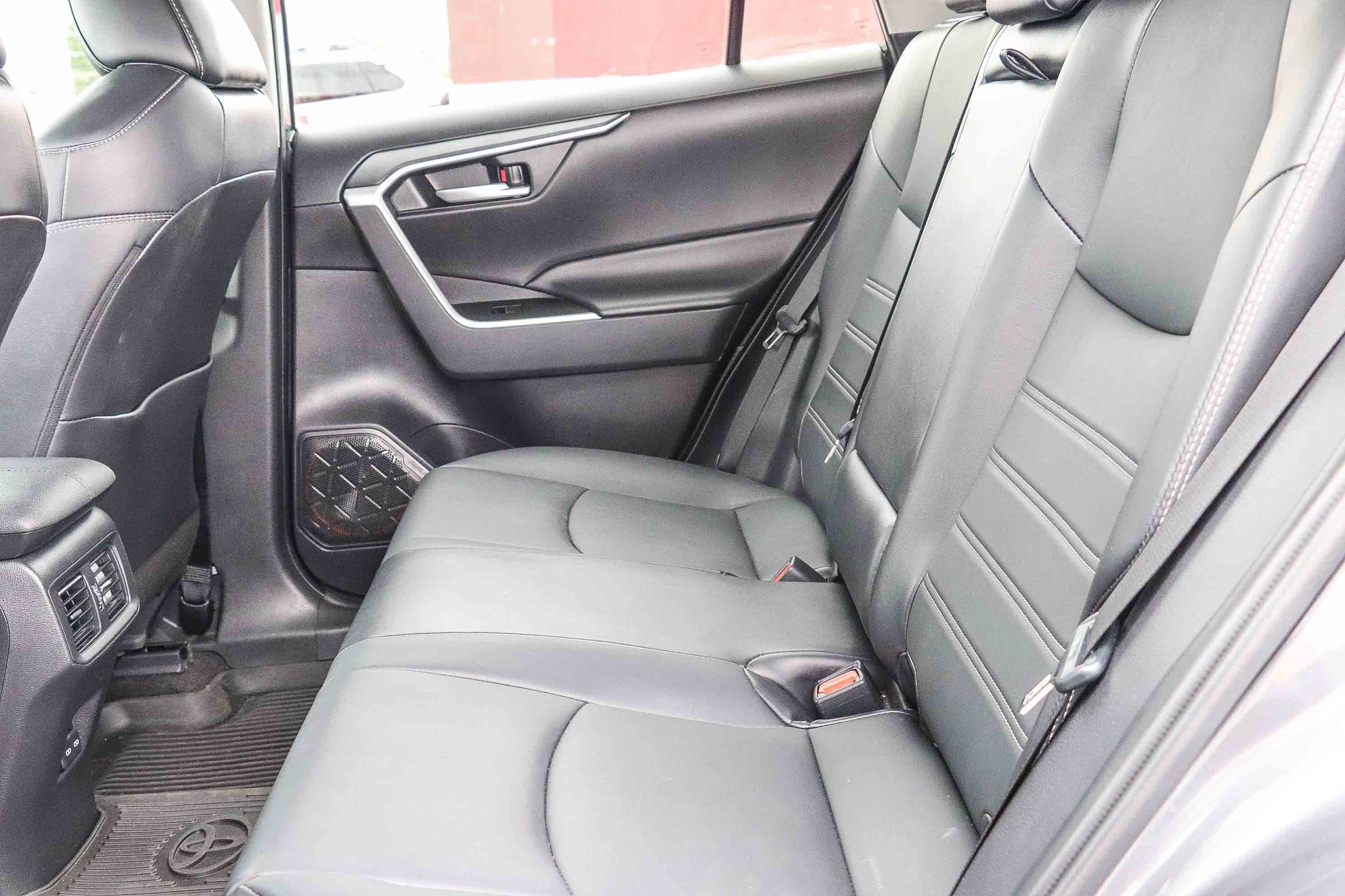 Used 2024 Magnetic Gray Metallic Toyota XLE Premium image 18